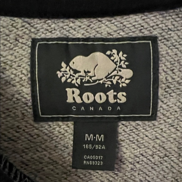 Roots Men's Charcoal and Black Crewneck Sweater - Picture 2 of 4